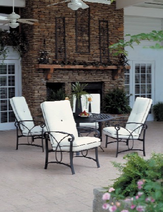 palazzo-cushion-white-patio-outdoor-winston-furniture.jpg